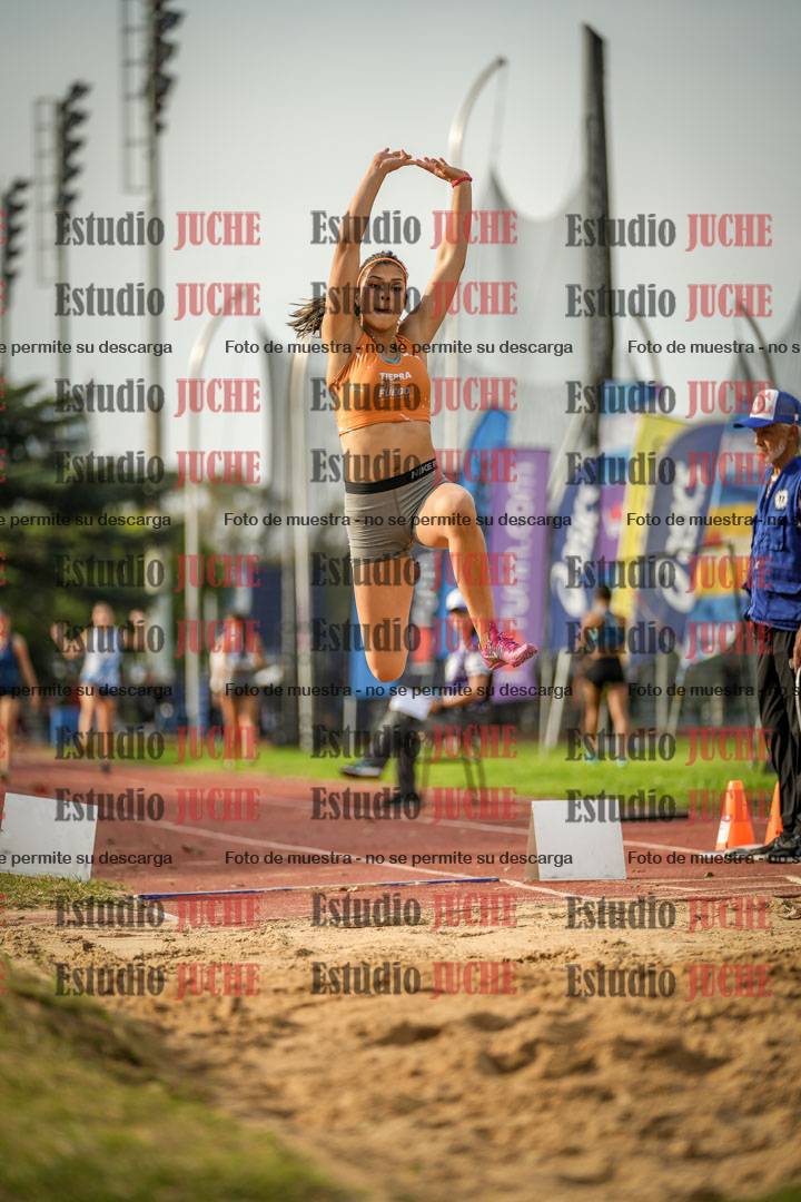 Fotos del salto en largo de mujeres
