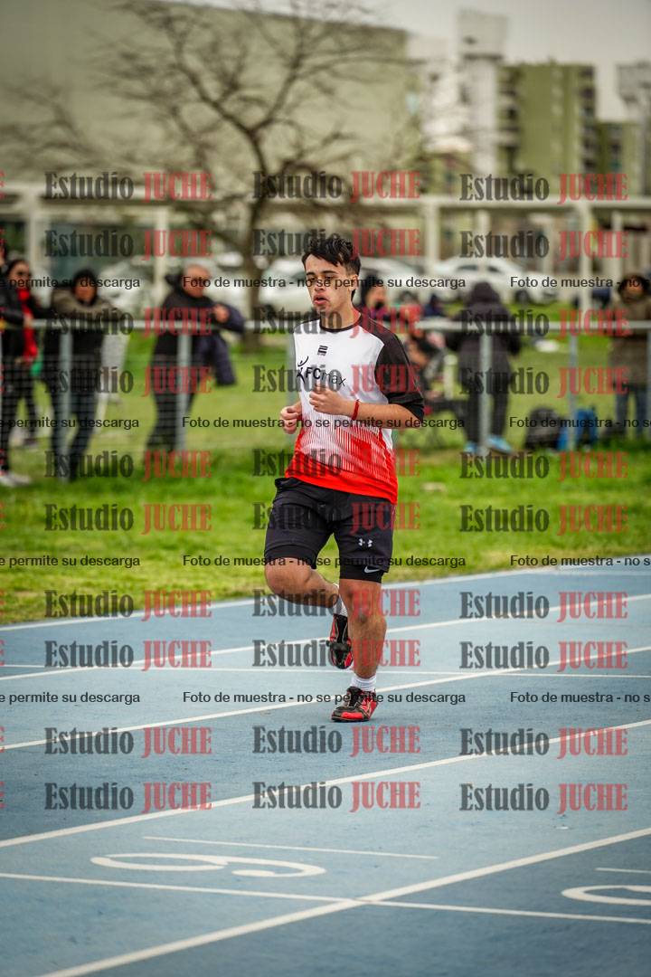 Fotos de los 300 m llanos de varones - U17