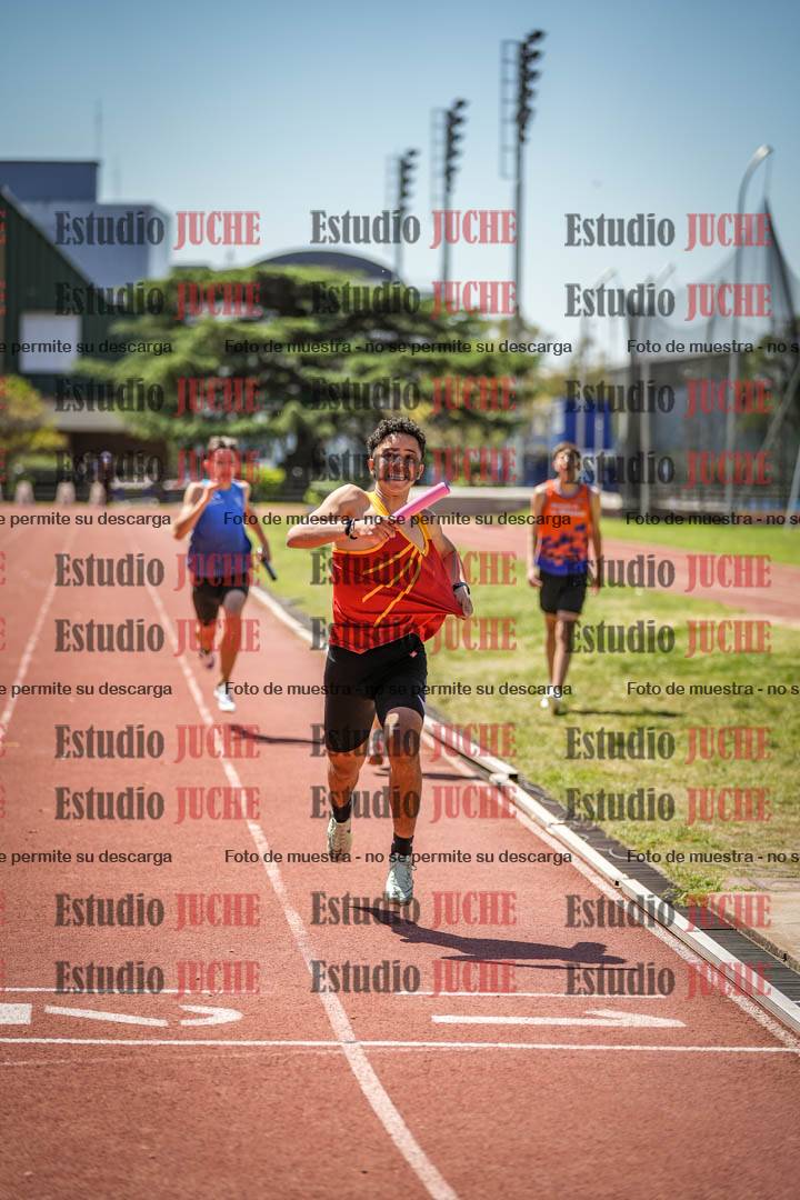 Fotos de las Postas 8x200 m de mujeres y varones - FINAL