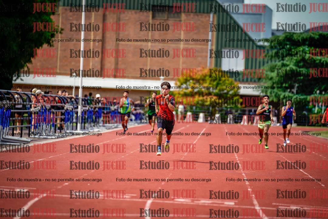 Fotos de los 400 m llanos de varones