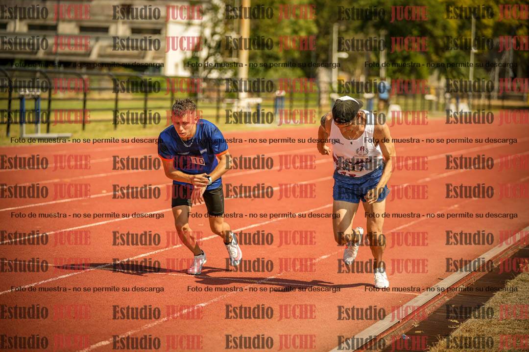 Fotos de los 3000 m con obstáculos de varones