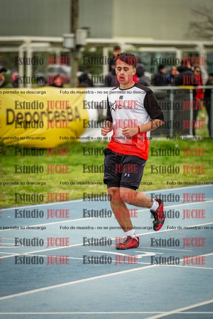 Fotos de los 300 m llanos de varones - U17