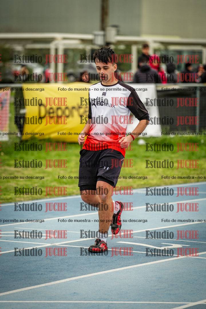 Fotos de los 300 m llanos de varones - U17