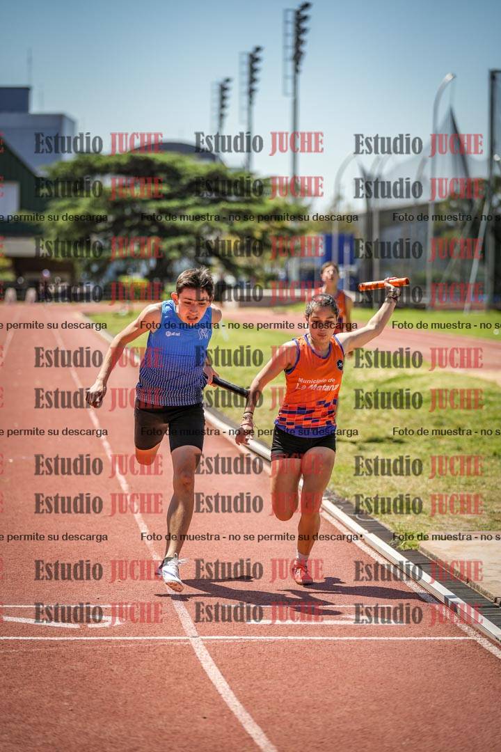 Fotos de las Postas 8x200 m de mujeres y varones - FINAL