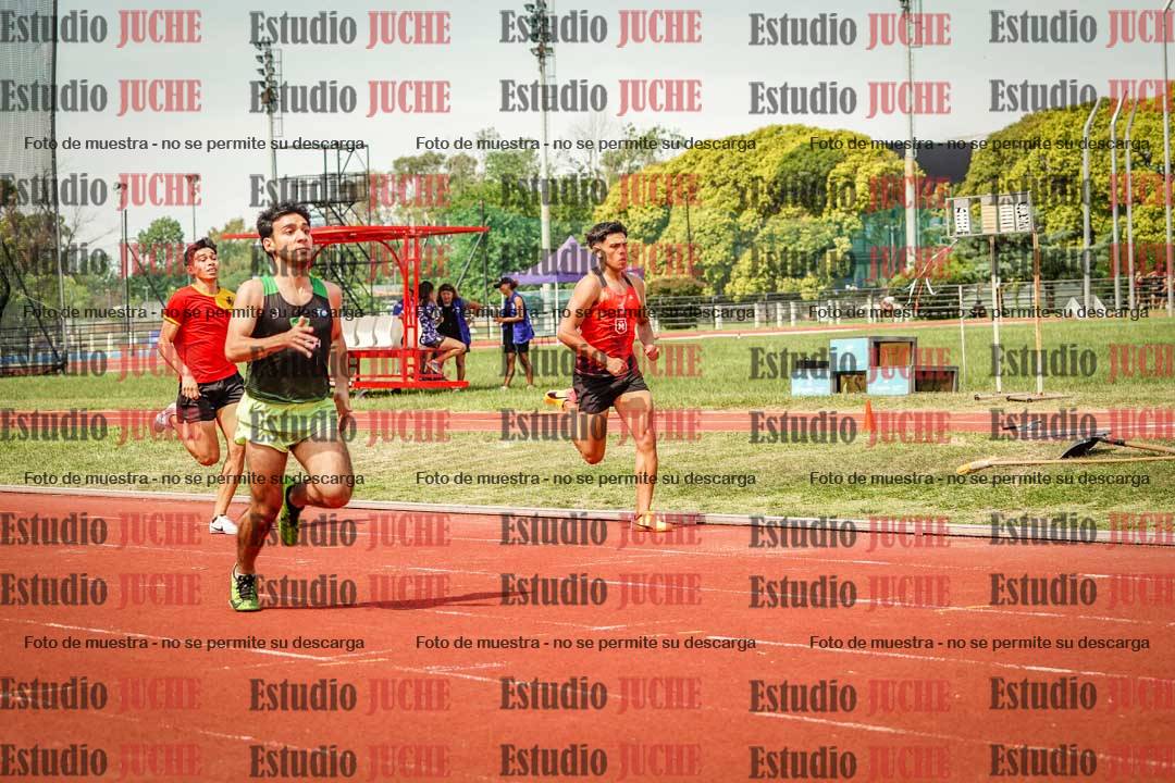 Fotos de los 400 m llanos de varones