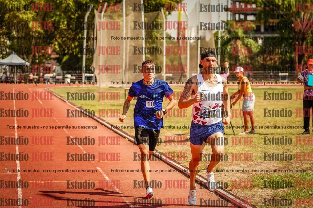Fotos de los 3000 m con obstáculos de varones