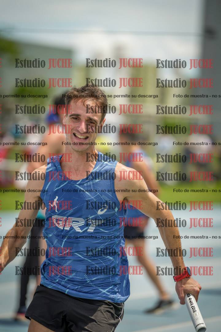 Fotos durante el transcurso de los relevos 20' para running teams - serie 2