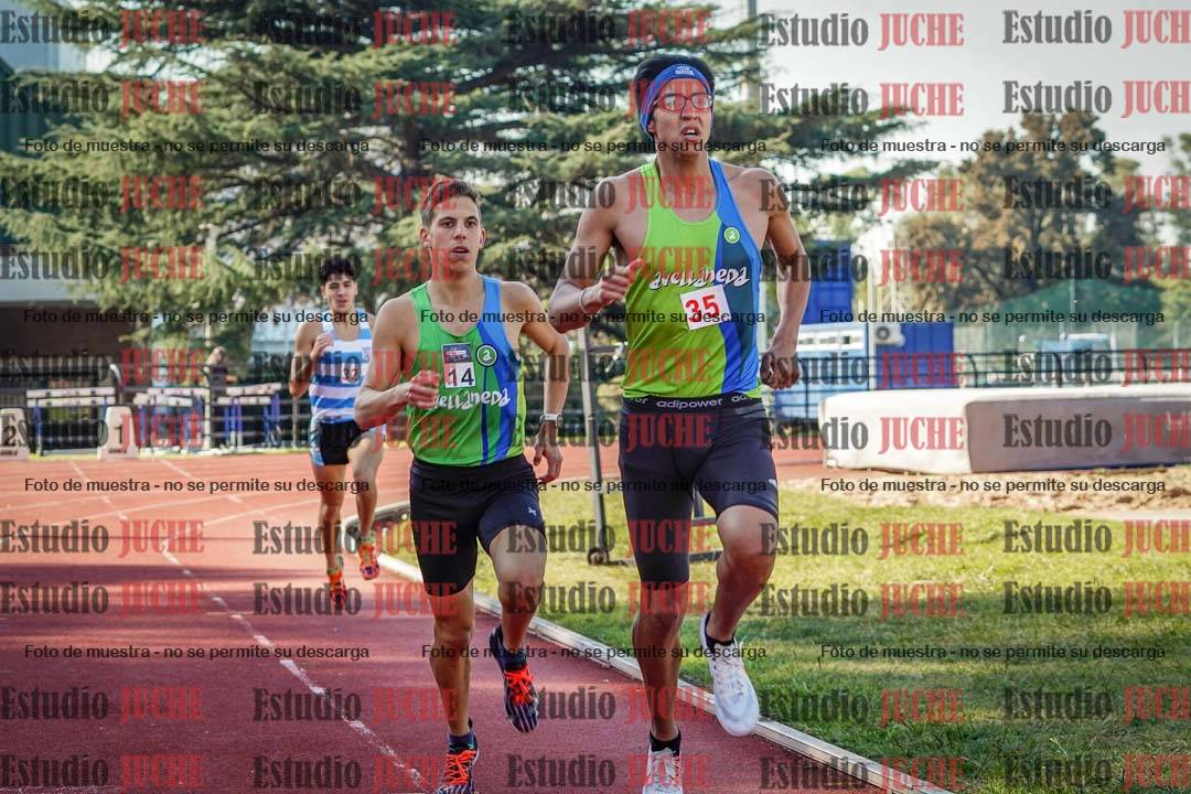 Fotos de los 800 m llanos de varones