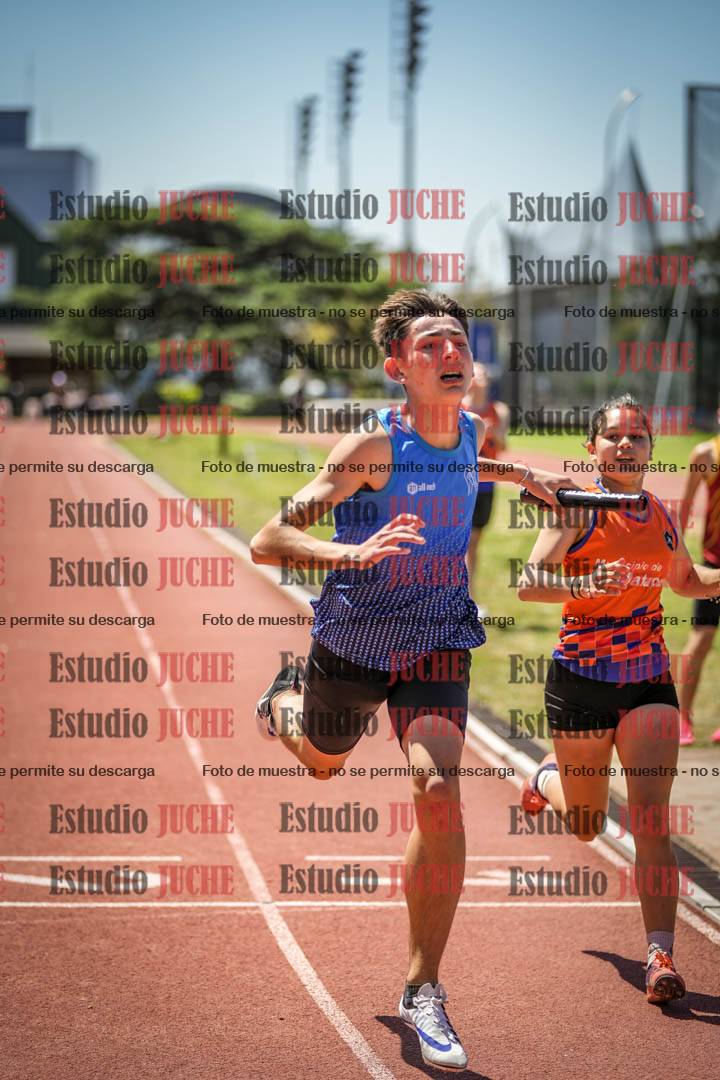 Fotos de las Postas 8x200 m de mujeres y varones - FINAL
