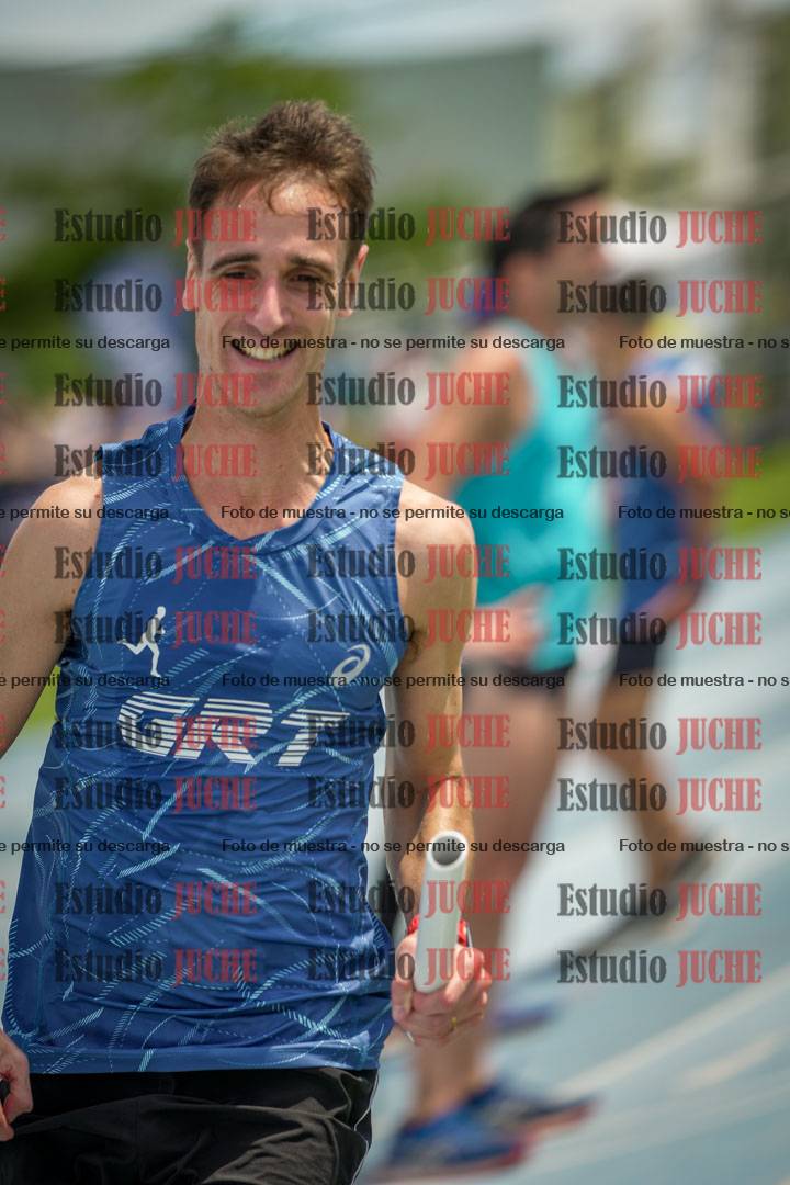 Fotos durante el transcurso de los relevos 20' para running teams - serie 2