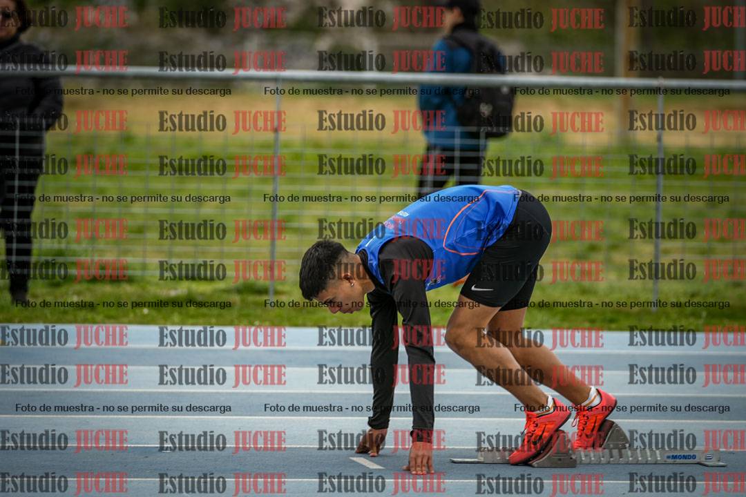 Fotos de los 300 m llanos de varones - U17