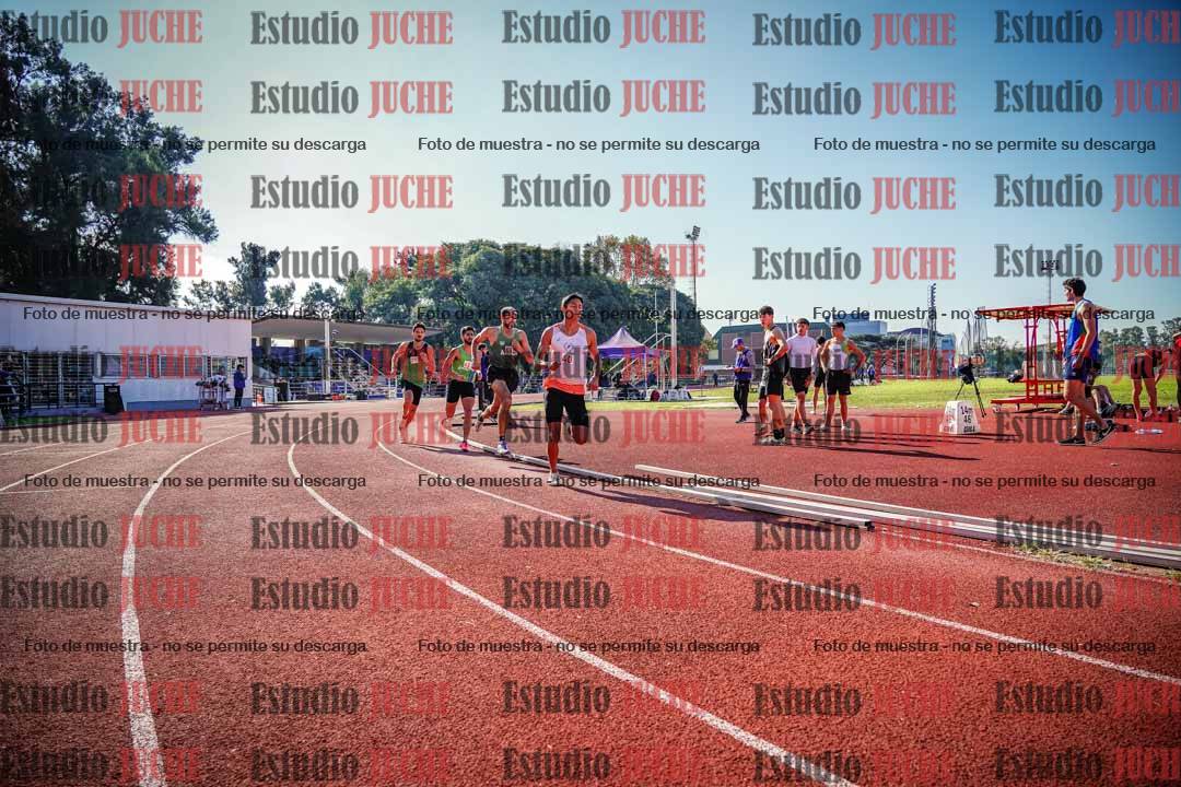 Fotos de los 800 m llanos de varones