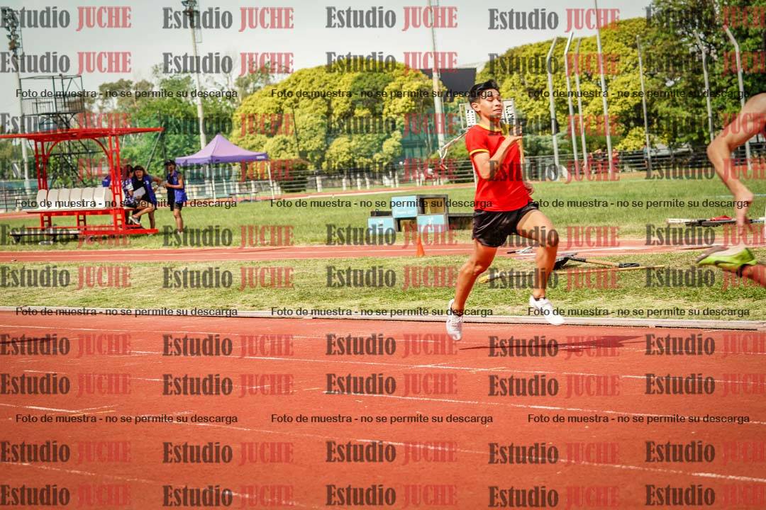 Fotos de los 400 m llanos de varones