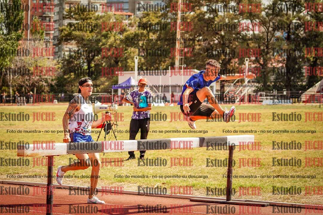 Fotos de los 3000 m con obstáculos de varones