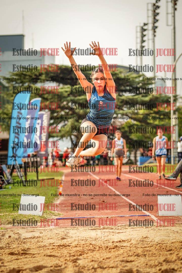 Fotos del salto en largo de mujeres
