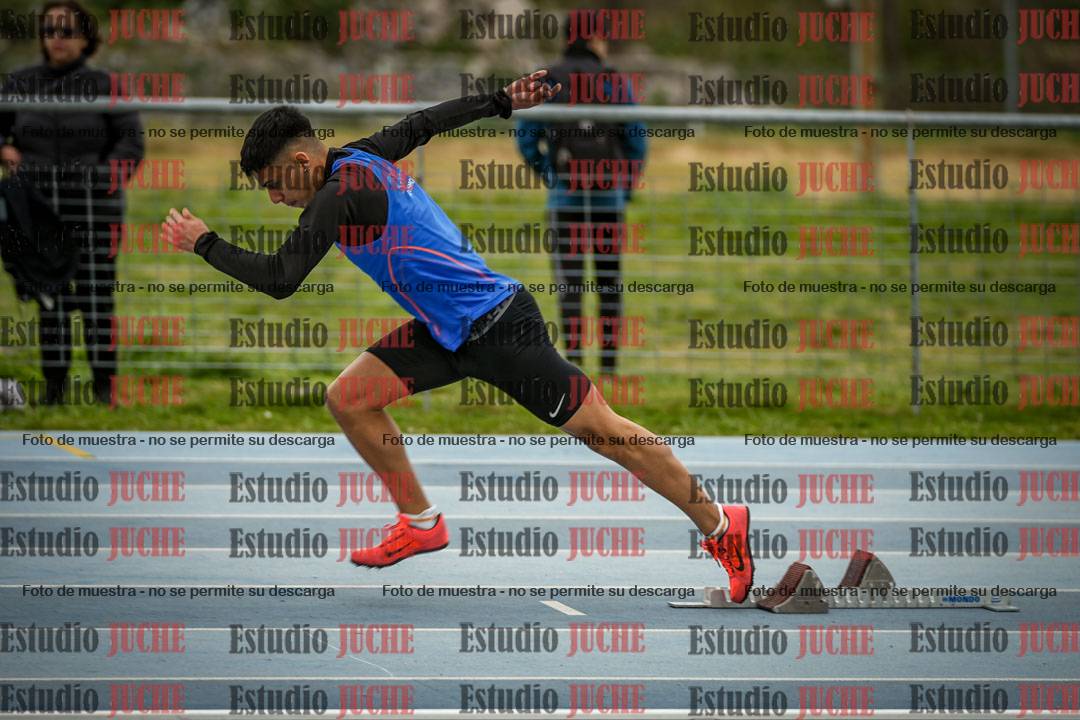 Fotos de los 300 m llanos de varones - U17