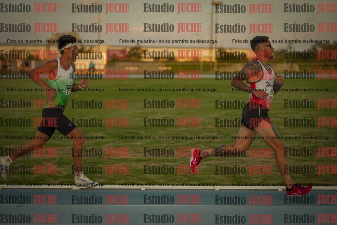 Fotos de los 3000 m llanos de varones