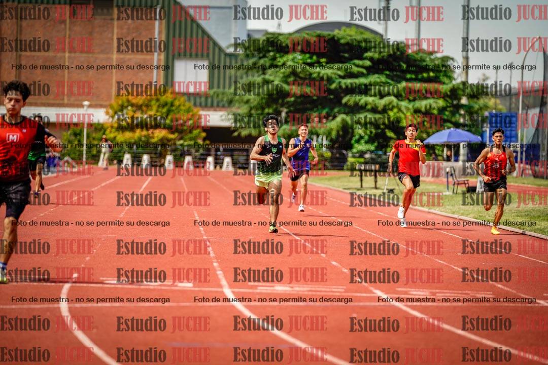 Fotos de los 400 m llanos de varones