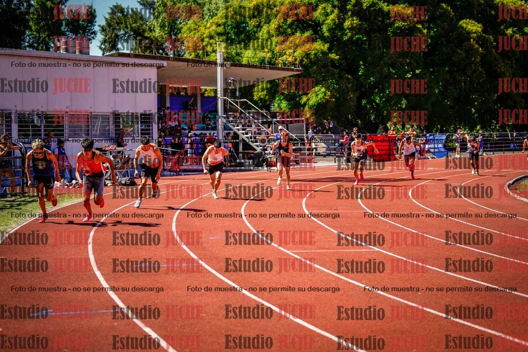 Fotos de los 800 m llanos de varones