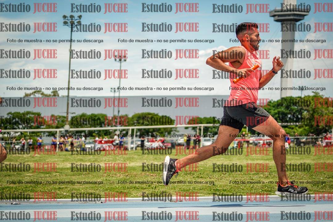 Fotos durante el transcurso de los relevos 20' para running teams - serie 2
