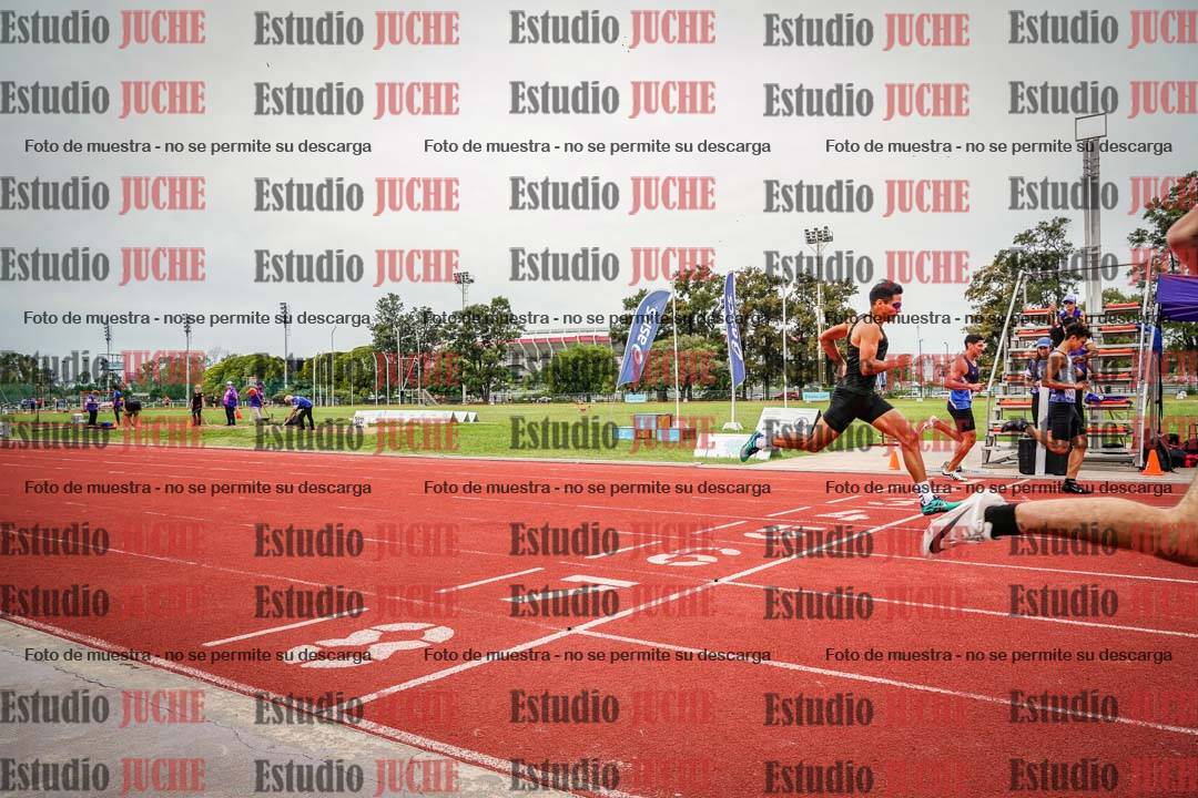 Fotos de los 400 m llanos de varones