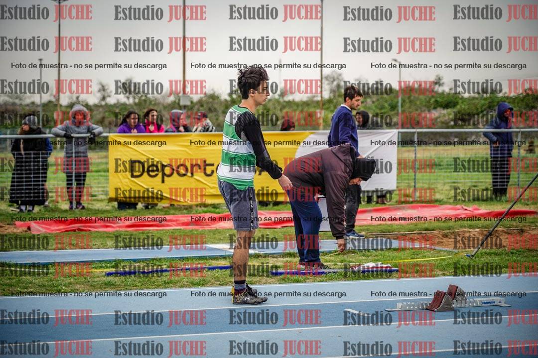 Fotos de los 300 m llanos de varones - U17