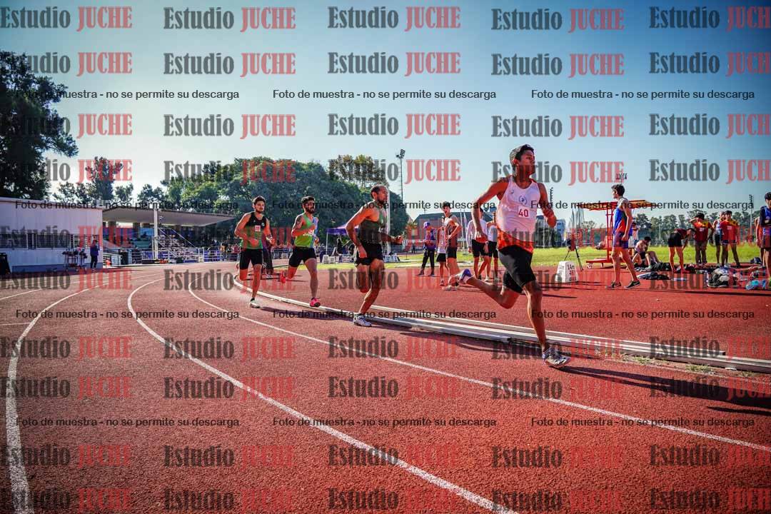 Fotos de los 800 m llanos de varones
