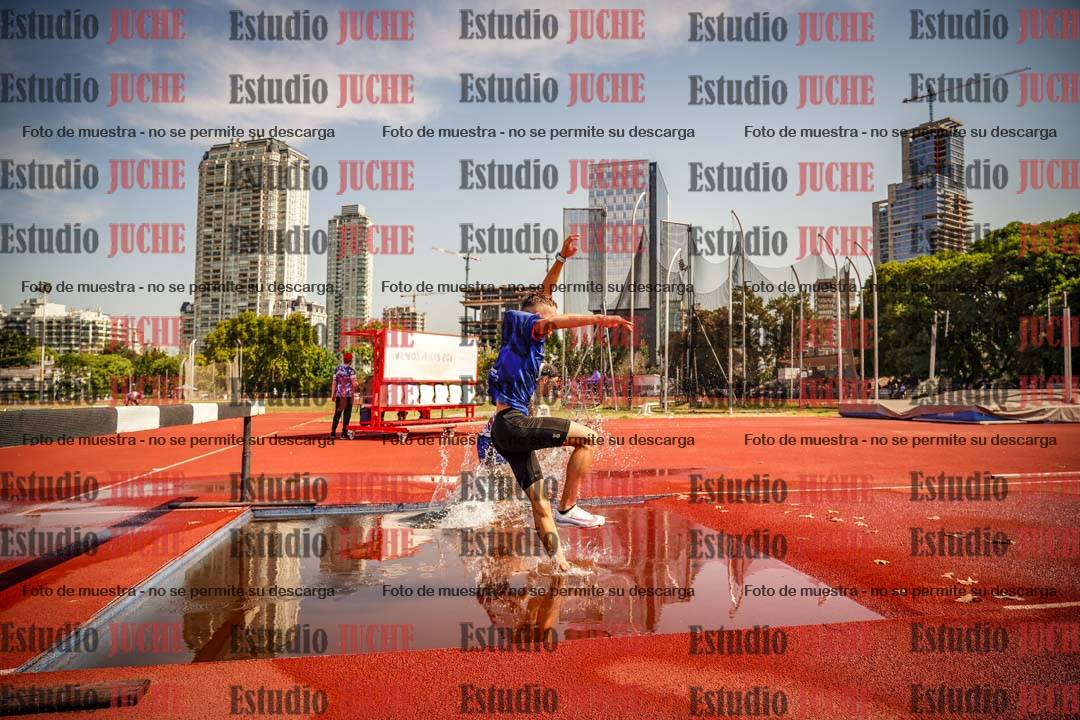 Fotos de los 3000 m con obstáculos de varones