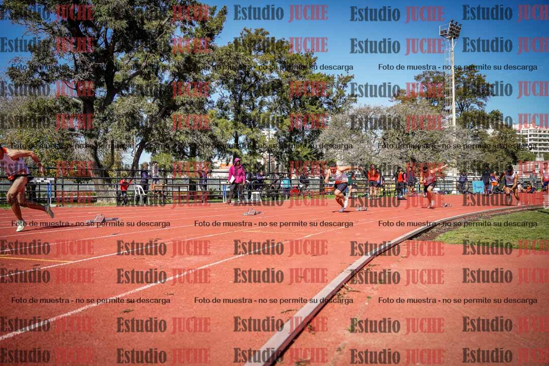 Fotos de los 200 m llanos de varones