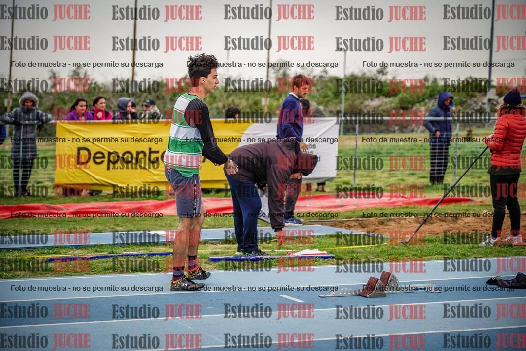 Fotos de los 300 m llanos de varones - U17