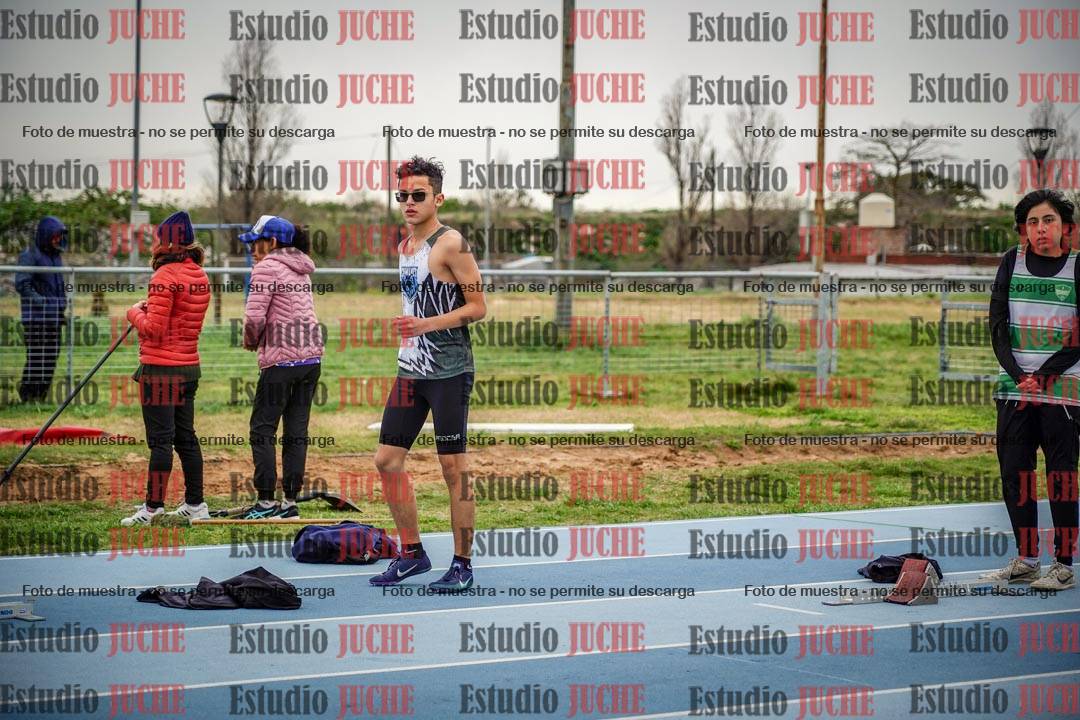 Fotos de los 300 m llanos de varones - U17