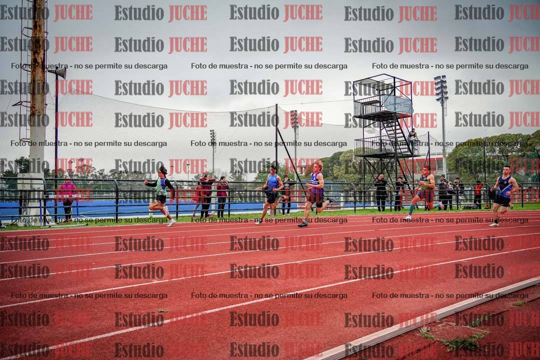 Fotos de los 200 m llanos de varones
