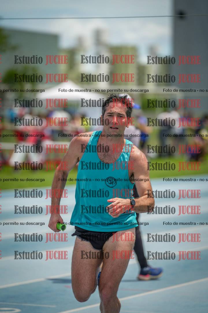 Fotos durante el transcurso de los relevos 20' para running teams - serie 2