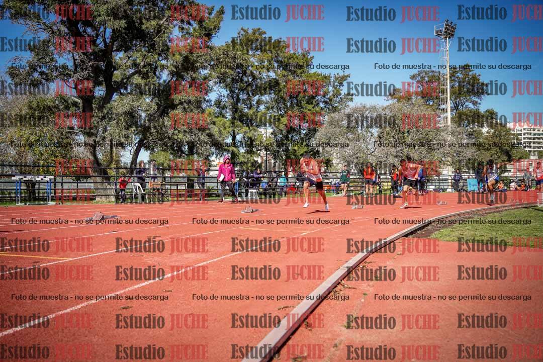 Fotos de los 200 m llanos de varones