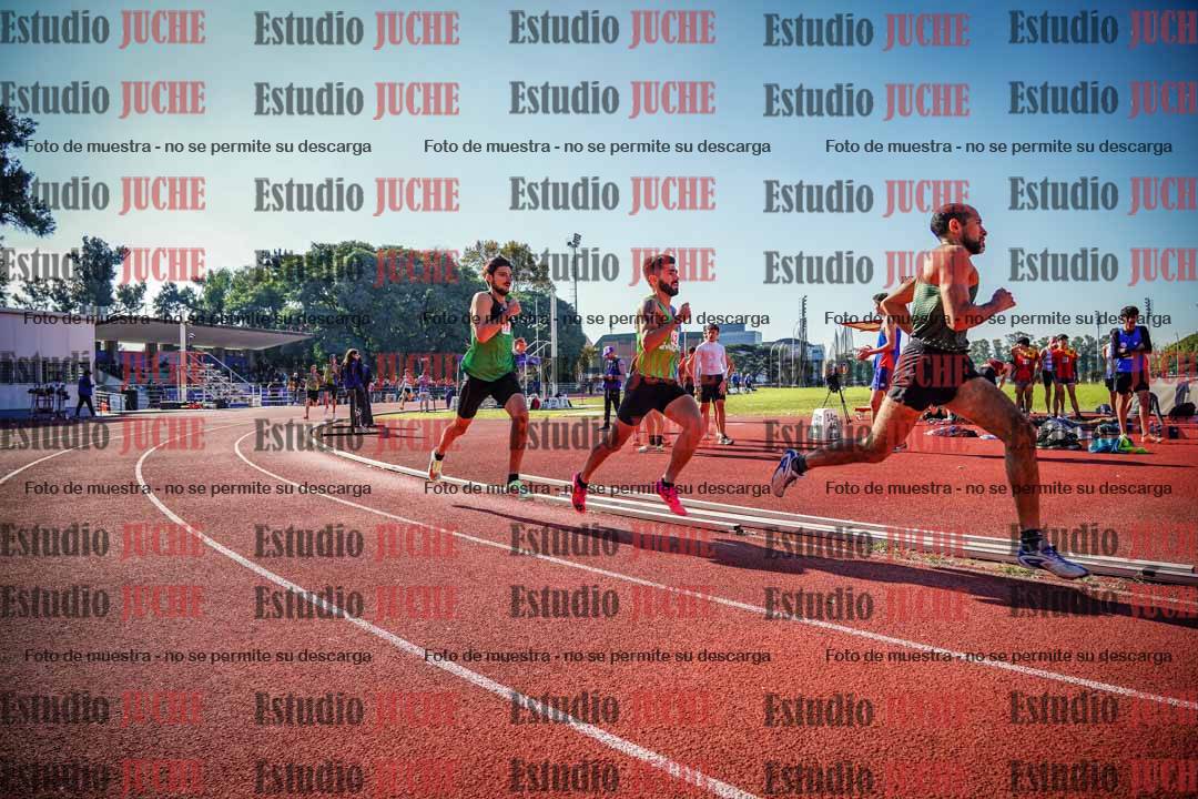 Fotos de los 800 m llanos de varones