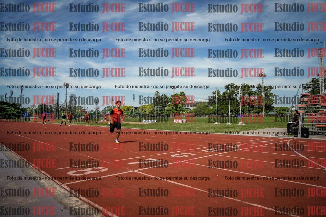 Fotos de los 400 m llanos de varones
