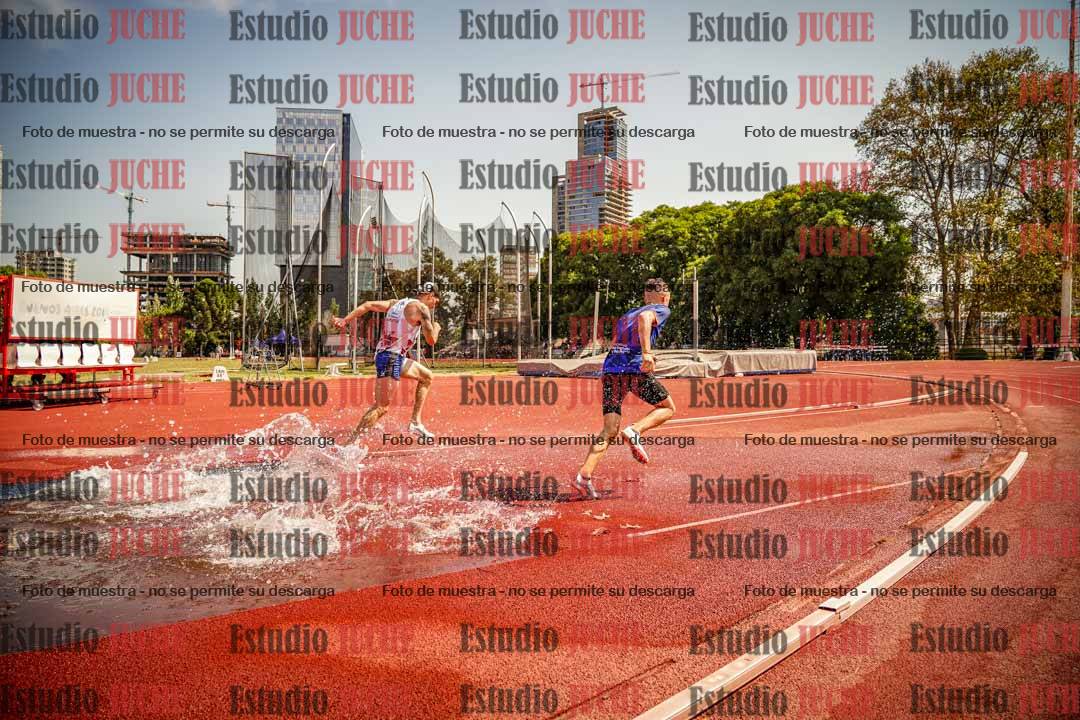 Fotos de los 3000 m con obstáculos de varones