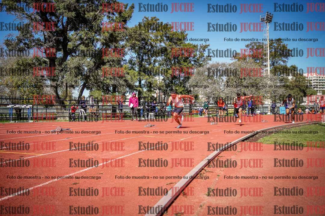 Fotos de los 200 m llanos de varones