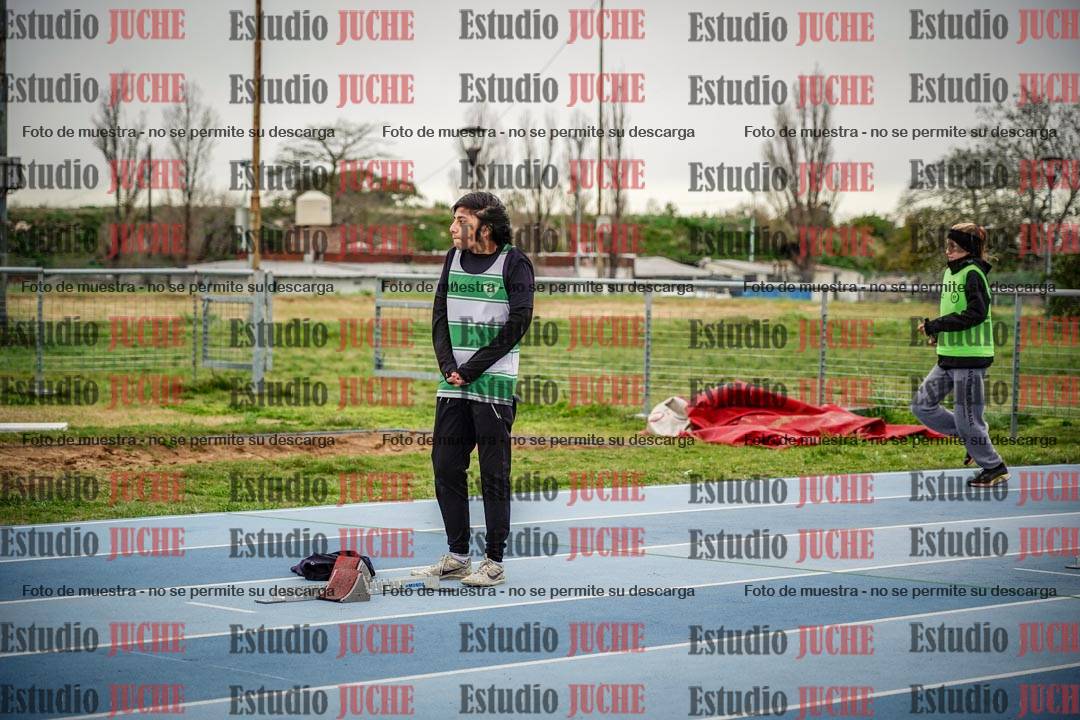 Fotos de los 300 m llanos de varones - U17