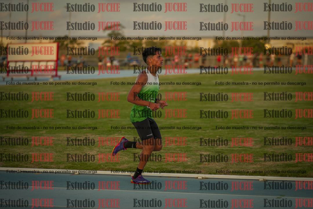 Fotos de los 3000 m llanos de varones