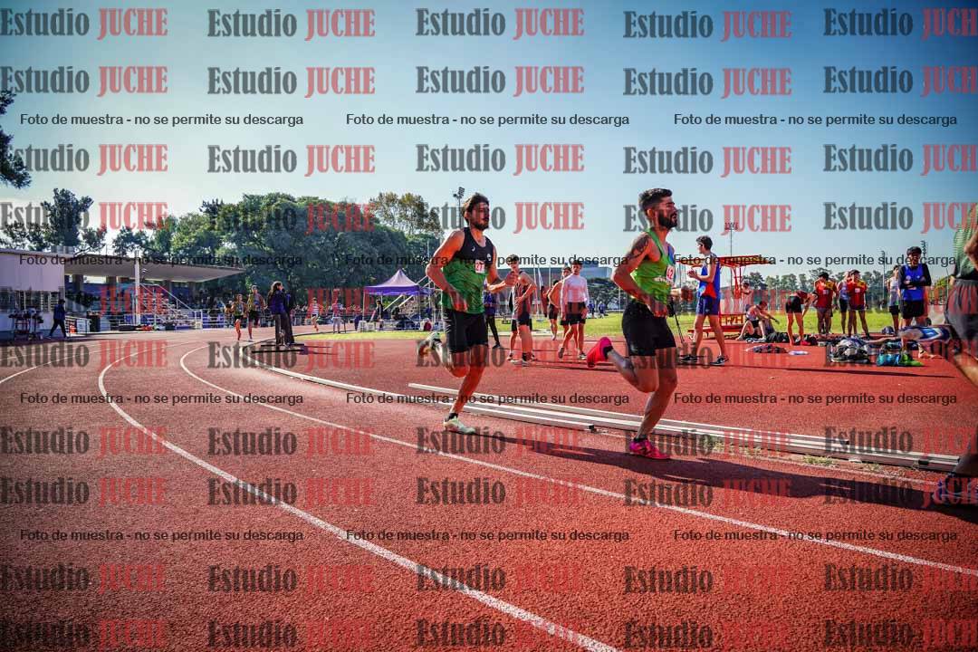 Fotos de los 800 m llanos de varones