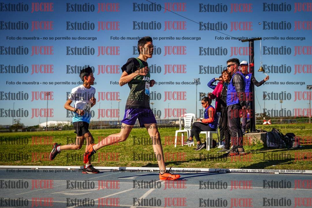 Fotos de los 2000 m llanos de varones