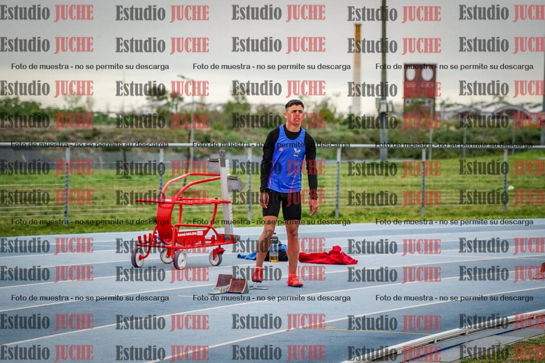 Fotos de los 300 m llanos de varones - U17