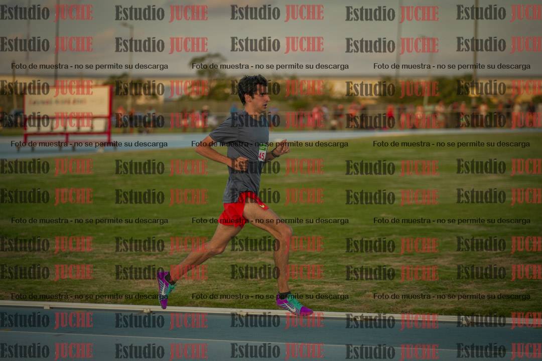 Fotos de los 3000 m llanos de varones