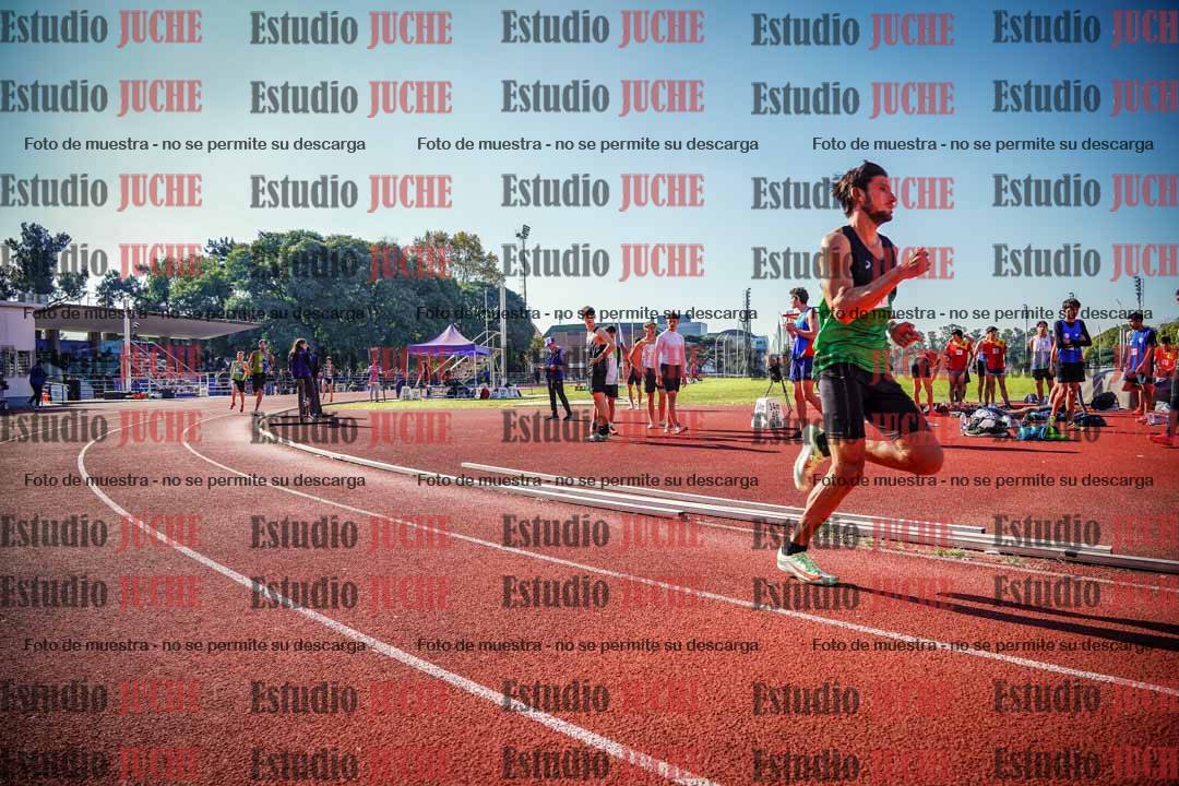 Fotos de los 800 m llanos de varones