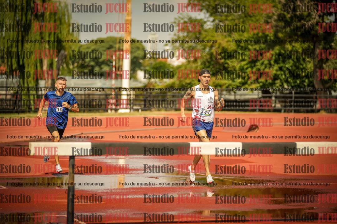Fotos de los 3000 m con obstáculos de varones