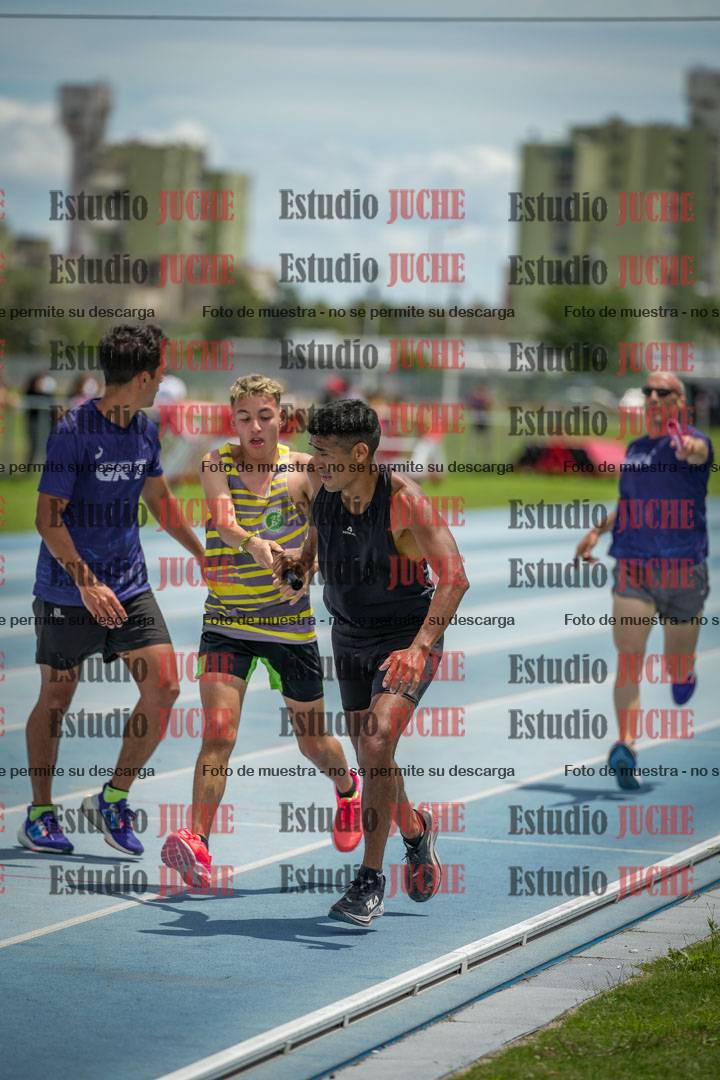 Fotos durante el transcurso de los relevos 20' para running teams - serie 2