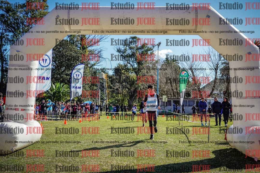 Fotos de la llegada del cross de 1500 m