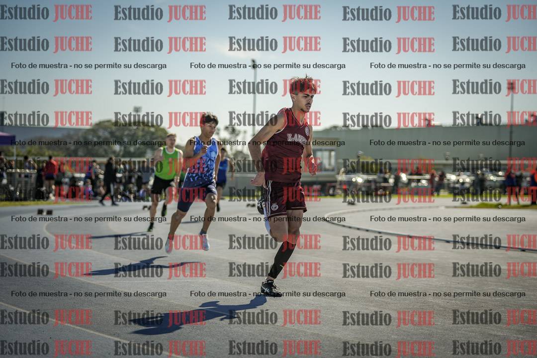 Fotos de los 400 m llanos de varones
