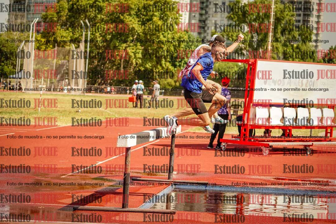 Fotos de los 3000 m con obstáculos de varones